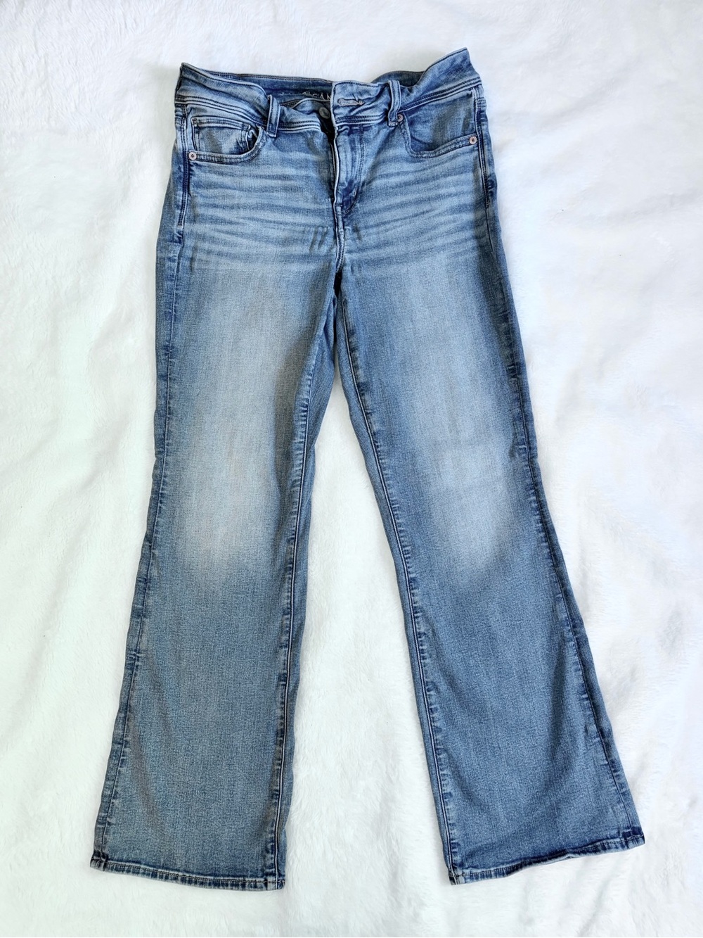 American Eagle Jeans Womens 8 Short Kick Boot Mid Rise Medium Wash